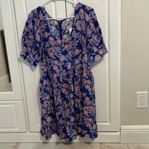 Loft Dress, short with mid cap sleeves